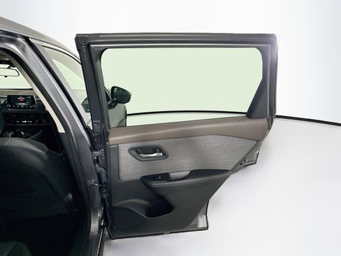 Used 2023 Nissan Rogue SV FWD image 28