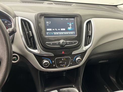 Used 2018 Chevrolet Equinox LS image 15