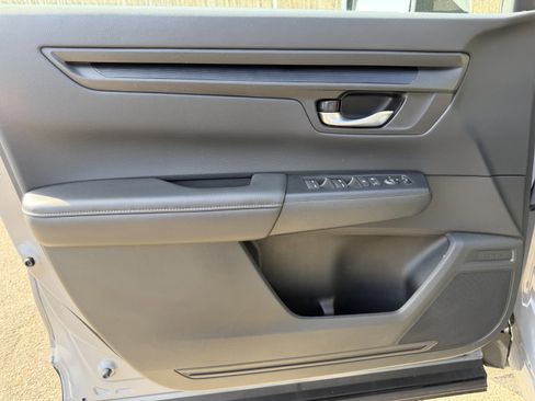 Used 2025 Honda CR-V LX image 12