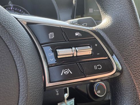 Used 2023 Kia Forte LXS w/ LXS Technology Package FWD image 8