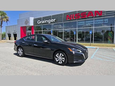 Used 2025 Nissan Altima 2.5 S image 16