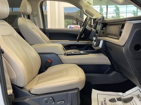 Used 2024 Ford Expedition Max Limited AWD/4WD image 10