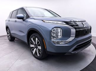 New 2026 Mitsubishi Outlander SE video 1