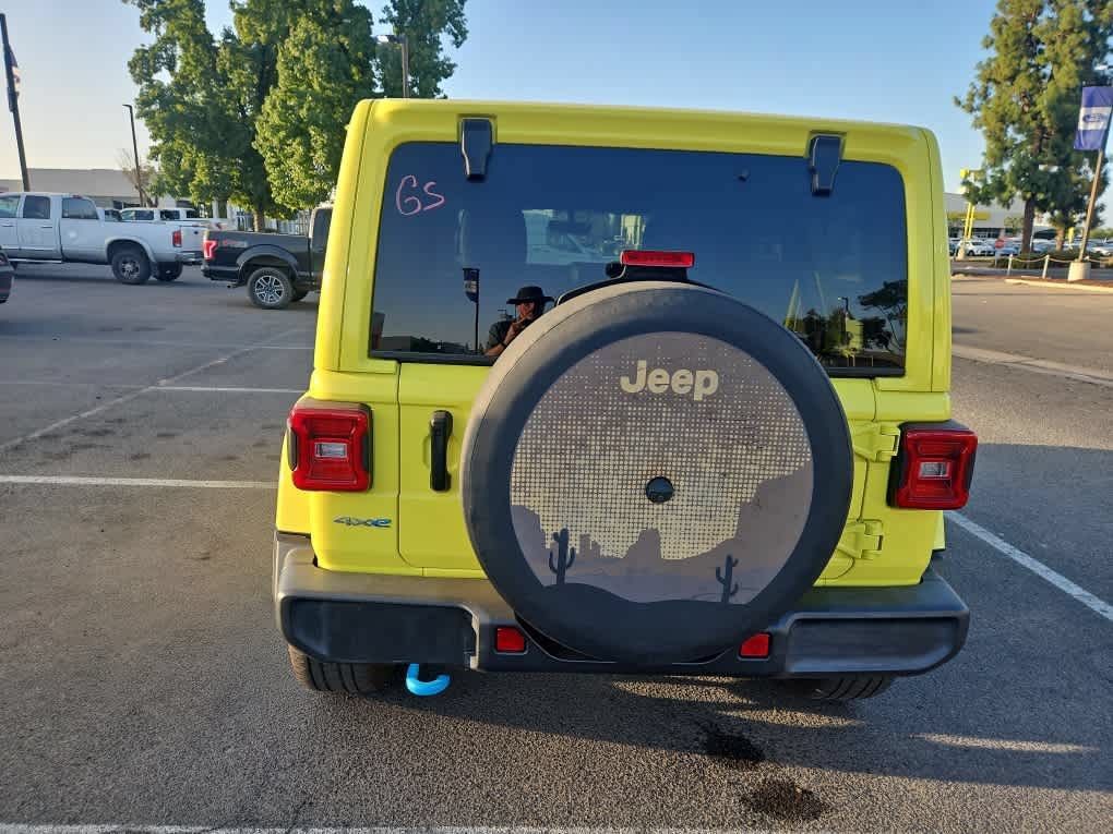Used 2023 Jeep Wrangler Unlimited Sahara AWD/4WD image 7