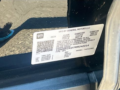 Used 2024 Chevrolet Suburban LT image 36