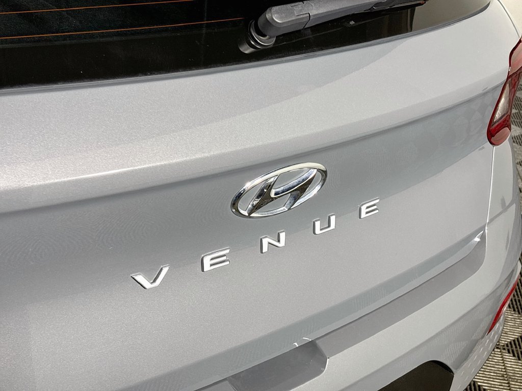 Used 2023 Hyundai Venue Limited w/ Cargo Package FWD image 24
