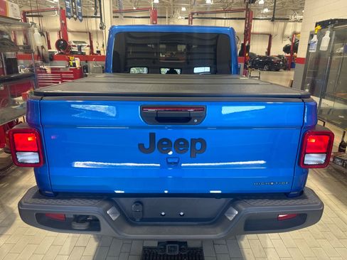 Used 2025 Jeep Gladiator Sport AWD/4WD image 44