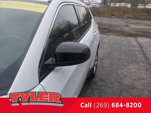 Used 2022 Jeep Compass Latitude image 11