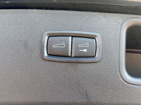 Certified 2026 Porsche Macan AWD/4WD image 11