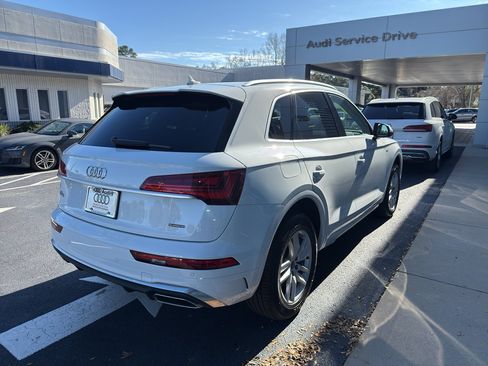 Used 2023 Audi Q5 2.0T Premium w/ Convenience Package image 5