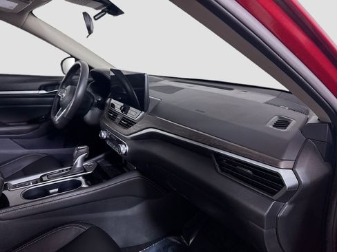 Used 2024 Nissan Altima 2.5 SL image 30