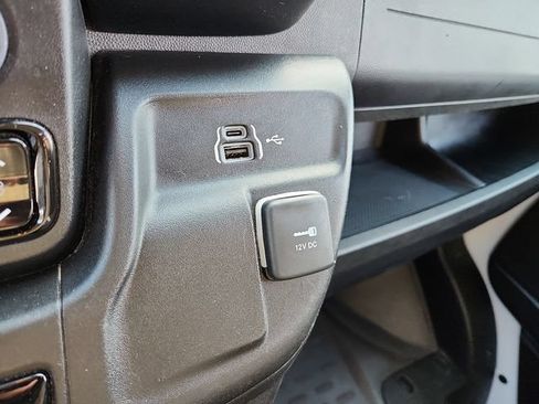 Used 2025 RAM ProMaster 2500 w/ Convenience Group FWD image 26