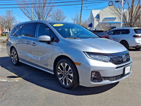 Certified 2026 Honda Odyssey Elite image 6