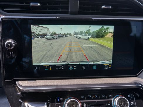 Used 2023 GMC Sierra 1500 AT4 w/ Technology Package AWD/4WD image 20