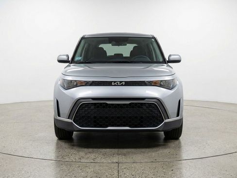 Used 2025 Kia Soul LX w/ LX Technology Package FWD image 2