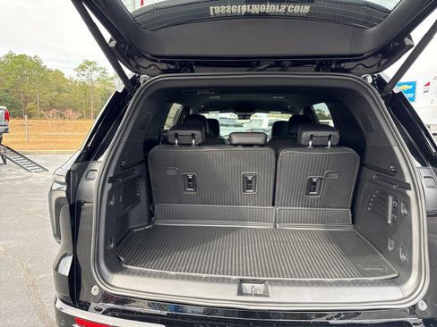 New 2026 Chevrolet Traverse High Country w/ LPO, Floor Liner Package image 18