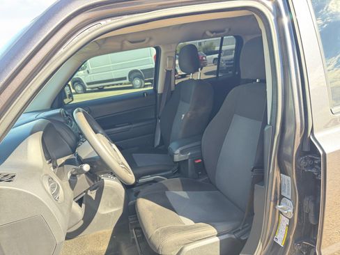 Used 2017 Jeep Patriot Sport w/ Power Value Group FWD image 15