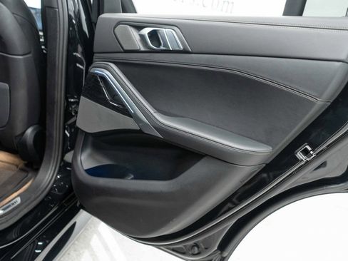 Used 2025 BMW X6 xDrive40i w/ Climate Comfort Package image 32