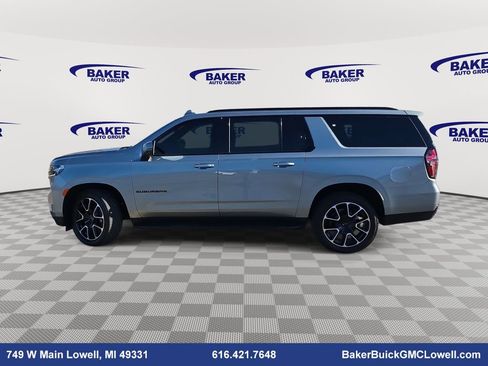 Used 2024 Chevrolet Suburban RST w/ Luxury Package image 7