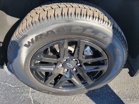 Certified 2023 Chevrolet Silverado 1500 Custom w/ LPO, Dark Essentials Package image 37