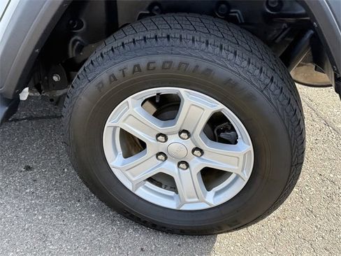 Used 2019 Jeep Wrangler Unlimited Sport S image 5