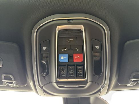 Used 2025 Jeep Grand Cherokee Limited w/ Black Appearance Package RWD image 22