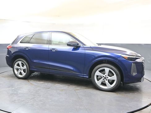 Used 2025 Audi Q5 Premium Plus w/ Premium Plus image 7