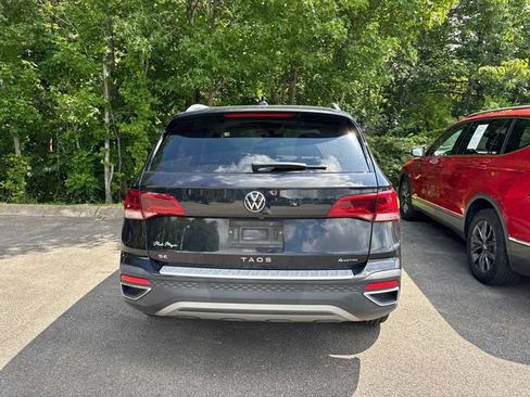Used 2023 Volkswagen Taos SE AWD/4WD image 10