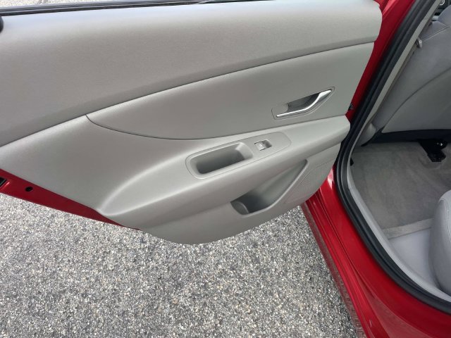 Certified 2024 Hyundai Elantra SE FWD image 15