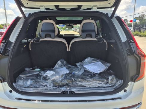 New 2026 Volvo XC90 T8 Plus w/ Protection Package Premier AWD/4WD image 10