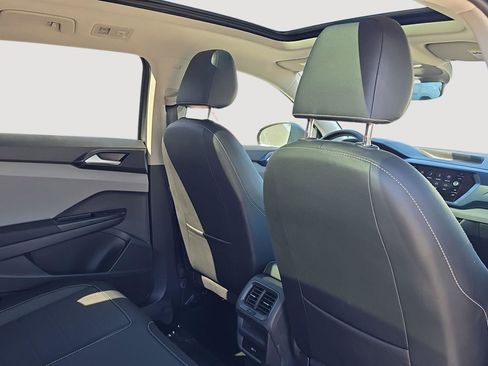 Certified 2023 Volkswagen Taos SE w/ Panoramic Sunroof Package AWD/4WD image 14