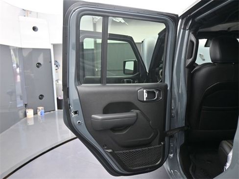 New 2025 Jeep Gladiator Sport image 38