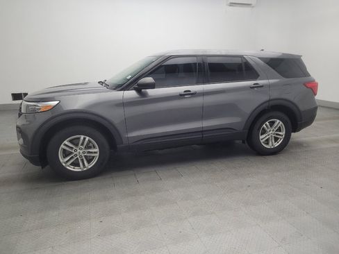Used 2023 Ford Explorer 4WD image 2