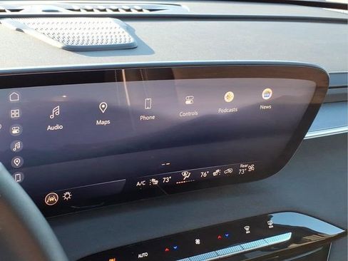 Used 2025 Buick Enclave Sport Touring image 22