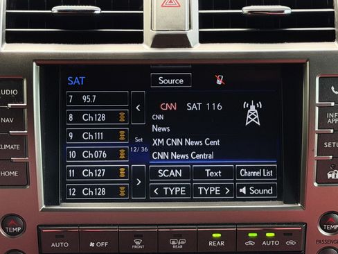 Used 2020 Lexus GX 460 Premium w/ Premium Package image 9