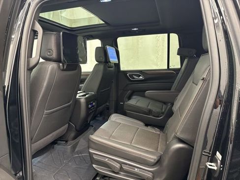Used 2024 Chevrolet Suburban High Country w/ Advanced Technology Package AWD/4WD image 20