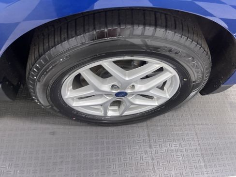 Used 2022 Ford Edge SE image 27