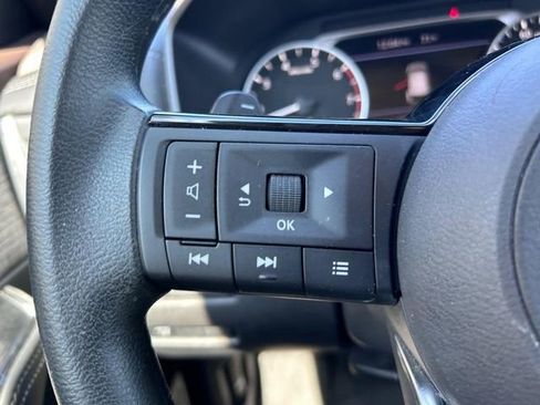 Used 2023 Nissan Rogue SV image 10
