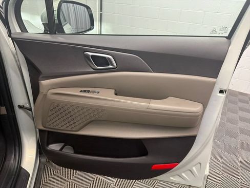 Used 2026 Kia Carnival EX FWD image 31