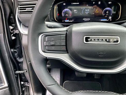 Used 2023 Jeep Wagoneer Series II w/ Convenience Group I image 24