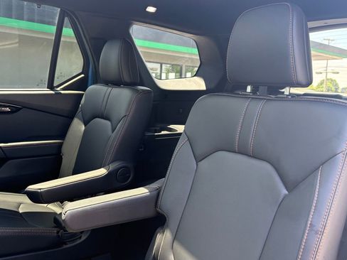 Used 2024 Honda Pilot TrailSport image 11
