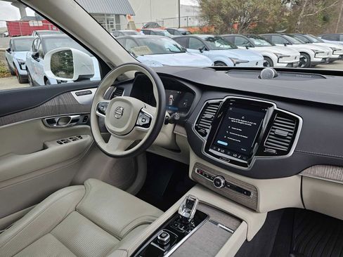 Certified 2023 Volvo XC90 T8 Ultimate w/ Lounge Package image 10