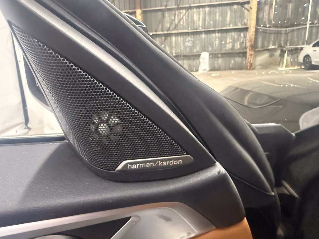 Used 2024 BMW i4 eDrive35 w/ Premium Package RWD image 10