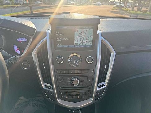 Used 2012 Cadillac SRX Luxury image 18