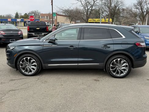 Used 2023 Lincoln Nautilus Reserve image 2