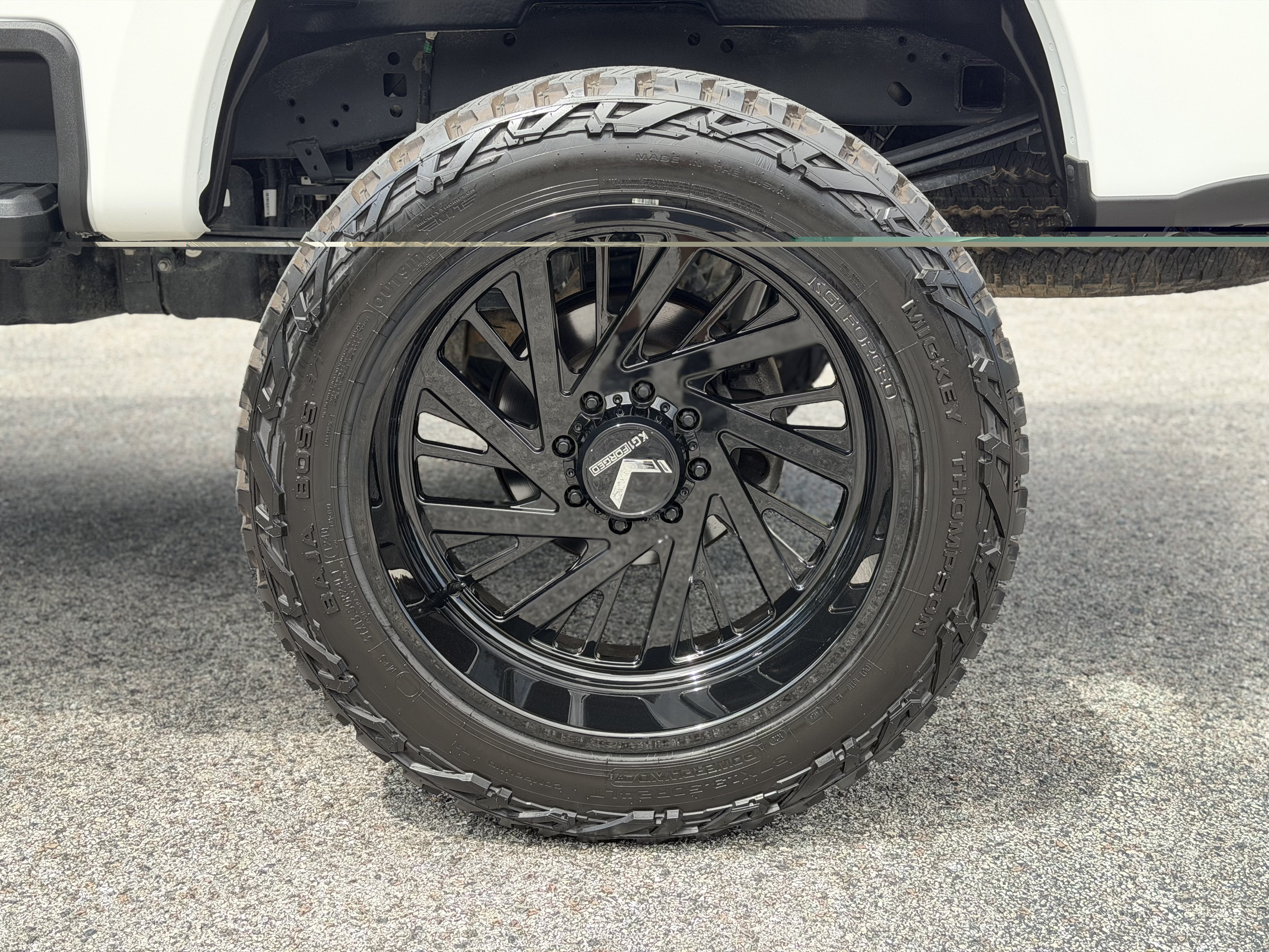 Used 2026 Ford F250 Platinum AWD/4WD image 11