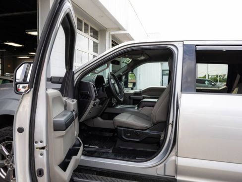Used 2020 Ford F150 XLT w/ Equipment Group 302A Luxury AWD/4WD image 24