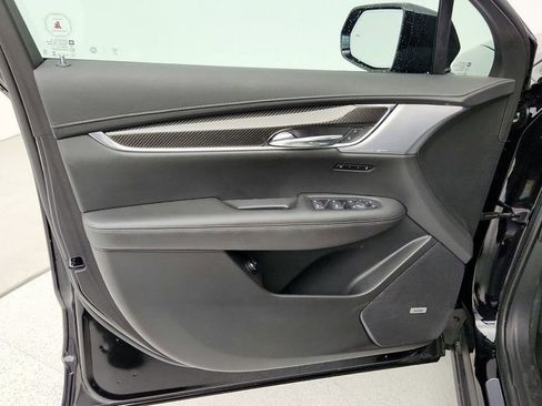 Used 2024 Cadillac XT6 Sport w/ Technology Package image 11