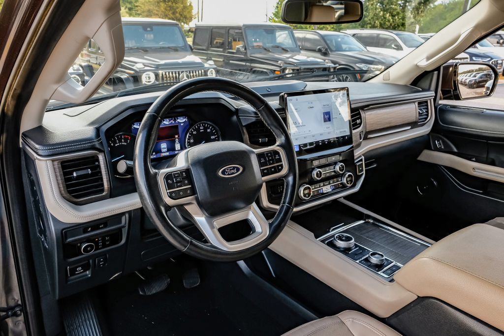 Used 2024 Ford Expedition Max Limited AWD/4WD image 9