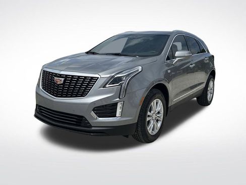 New 2026 Cadillac XT5 Luxury image 2